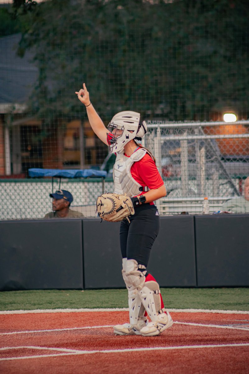 nicholls_sb's tweet photo. Fall ball is in full swing!⚔️⚔️⚔️

#SwordsUp | #GeauxColonels https://t.co/GL7YxPnN4o