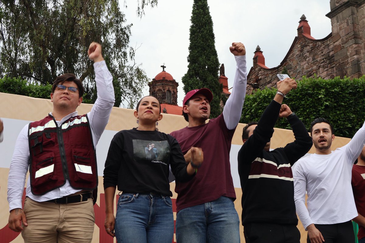 PacoMercado_'s tweet photo. 15 años de caminar juntos, construyendo desde abajo y con el corazón a la izquierda. ❤️🇲🇽. 
Mi profundo agradecimiento a cada militante y simpatizante. Con el pueblo todo, sin el pueblo nada. ¡Seguimos haciendo historia! 👊🏻 ✨
#15AñosMorena #LaEsperanzaDeMéxico #Morena https://t.co/Qjne109lpZ