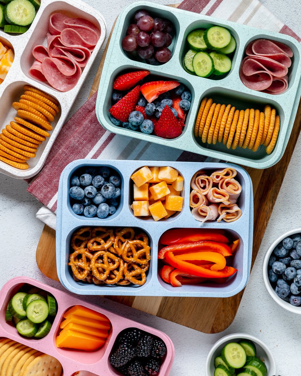 DemzDeliver's tweet photo. 🚨 North Dakota Democrats introduce bill giving free breakfast and lunch to all students.

Nearly every Republican voted no. https://t.co/Hgnk0gkPDd