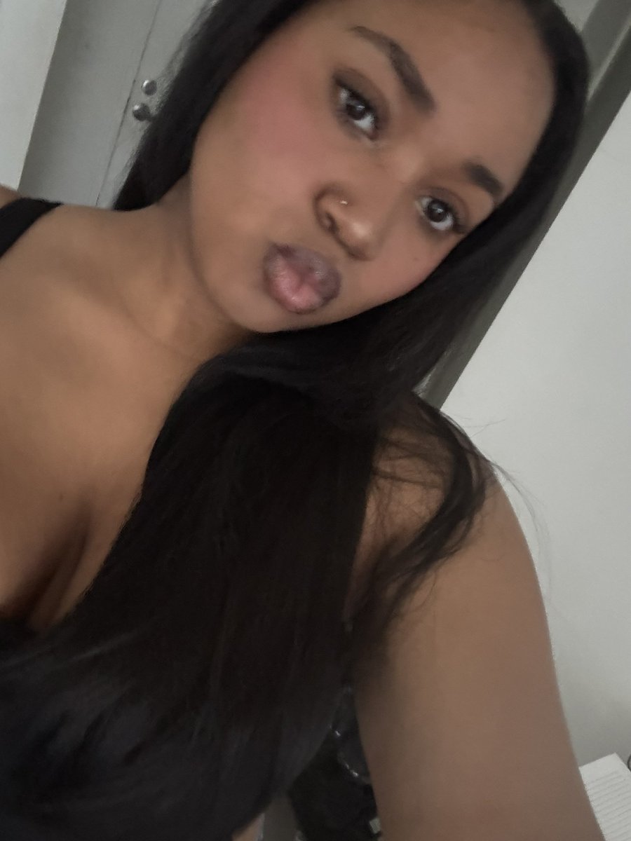 aammiraaaaa's tweet photo. cold shoulder https://t.co/pXMKp8jofx