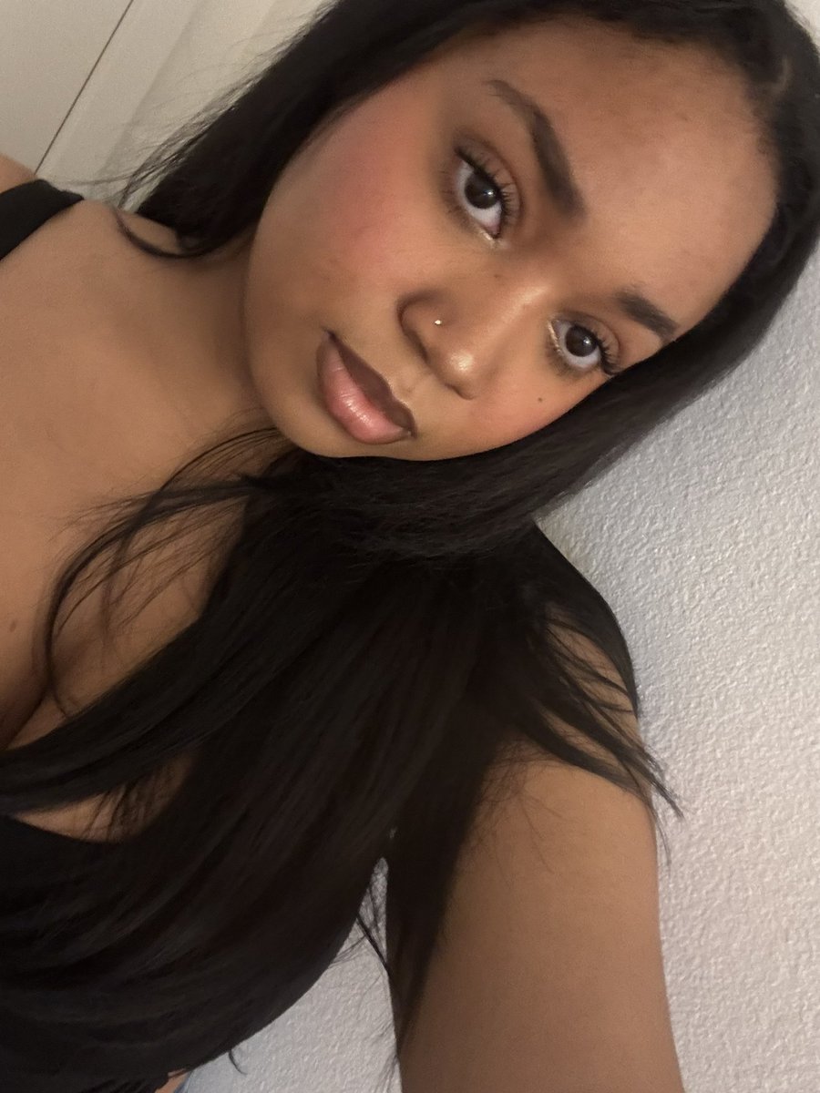 aammiraaaaa's tweet photo. cold shoulder https://t.co/pXMKp8jofx