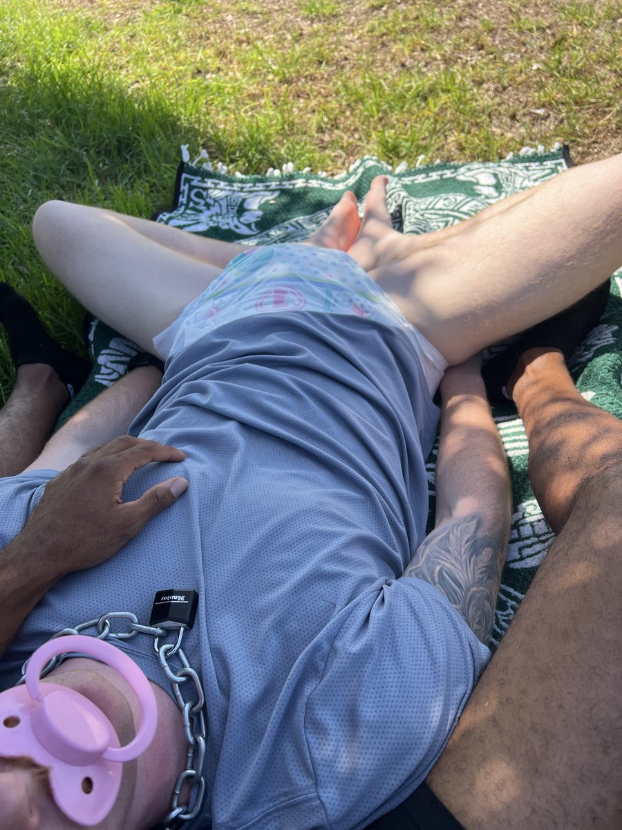 BigBroNeo's tweet photo. Little Bro did so good on the plane ride had to take him to Big Bros secret spot by LAX to strip him at the park and watch the planes 🏝️✈️ fly by as I checked his diapers and let the ongoing traffic see him in his soggy flight pamp. 😈 https://t.co/FWifCKby2B