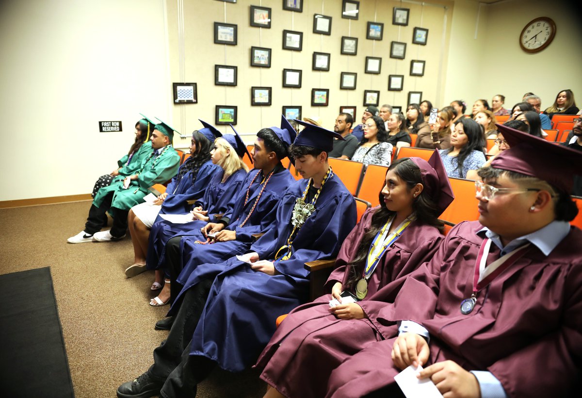 gomusd's tweet photo. dedication that brought our graduates to this achievement. We look forward to seeing all they accomplish in the future. 🎉 Way to go, graduates! 🎉
#ClassOf2026 #GraduationDay https://t.co/GLYo4WuHjD