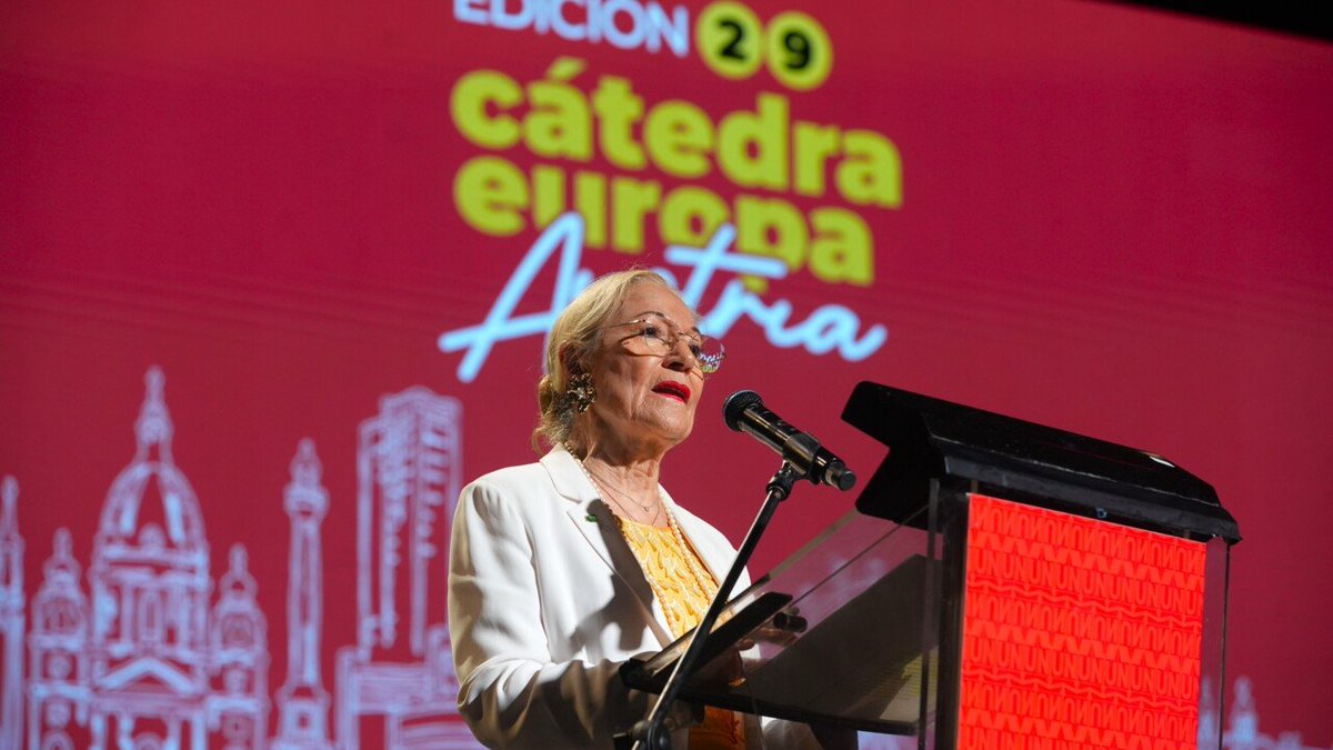 UninorteCO's tweet photo. #UninorteNoticia | “América Latina y el Caribe es un socio estratégico clave para Europa”: Benita Ferrero-Waldner, excanciller de Austria

La diplomática austriaca presidió la conferencia inaugural de la edición 29 de la Cátedra Europa, resaltando la relación histórica entre Austria y Colombia, así como los retos geopolíticos.

Conoce más: 🔗 https://t.co/ZkqxKh1sNR