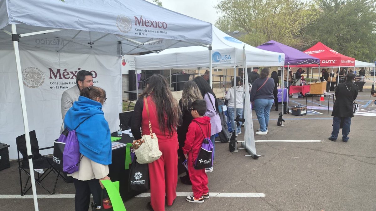 ConsulmexElPaso's tweet photo. Participó en una feria informativa y de concientización sobre la violencia familiar, organizada en Hobbs, NM.

Durante la jornada, brindamos orientación y compartimos información sobre los recursos disponibles para las personas que enfrentan situaciones de violencia familiar. https://t.co/GqjjLqBP10