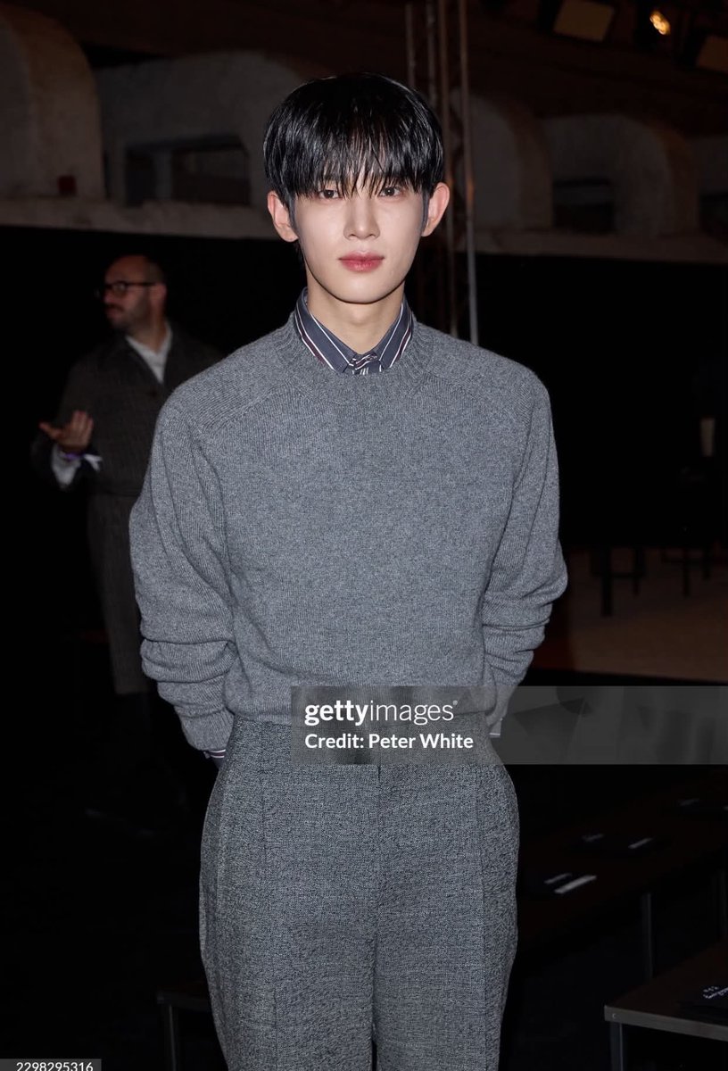anneloan592's tweet photo. hehee hihi love love love, but look what I found!
Even Getty couldn’t find a single bad angle on my bunny Siwoo. 
My 🐰 Prince simply unreal ✨

PARK SIWOO AT LANVIN PFWSS27  
#PARKSIWOOxLANVIN 
#PARKSIWOO https://t.co/cMY9wtA6c1