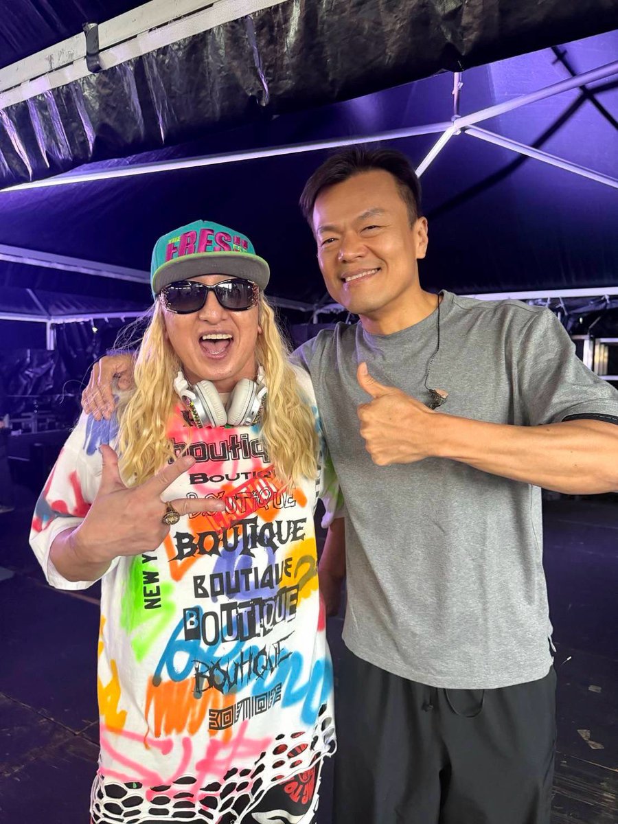 DJKOO_official's tweet photo. a-nation 2026！！

リハーサルで J.Y. Parkさんと！！
普段なかなかお会いできない方々との交流もエイネの醍醐味！！

さぁ！23年振りに秋のお台場で開催されるa-nation！！
世代もジャンルも超えて、最高に盛り上がりましょう！！

J.Y. Parkさんは 10/4(日) 16:30〜
TRFは 18:50 START！！

EZ DO DANCE！！

#anation
#JYPark 
#박진영
#DJKOO