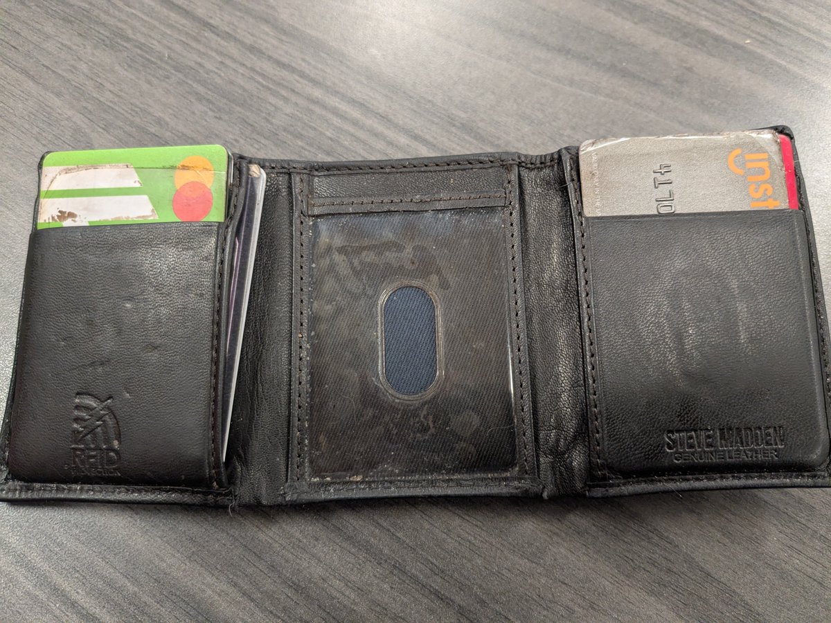 linkadogspast's tweet photo. @pipislayer_vt I got this at 16 I still have a card in there with all my familys old phone numbers https://t.co/qhTwXmMKnw