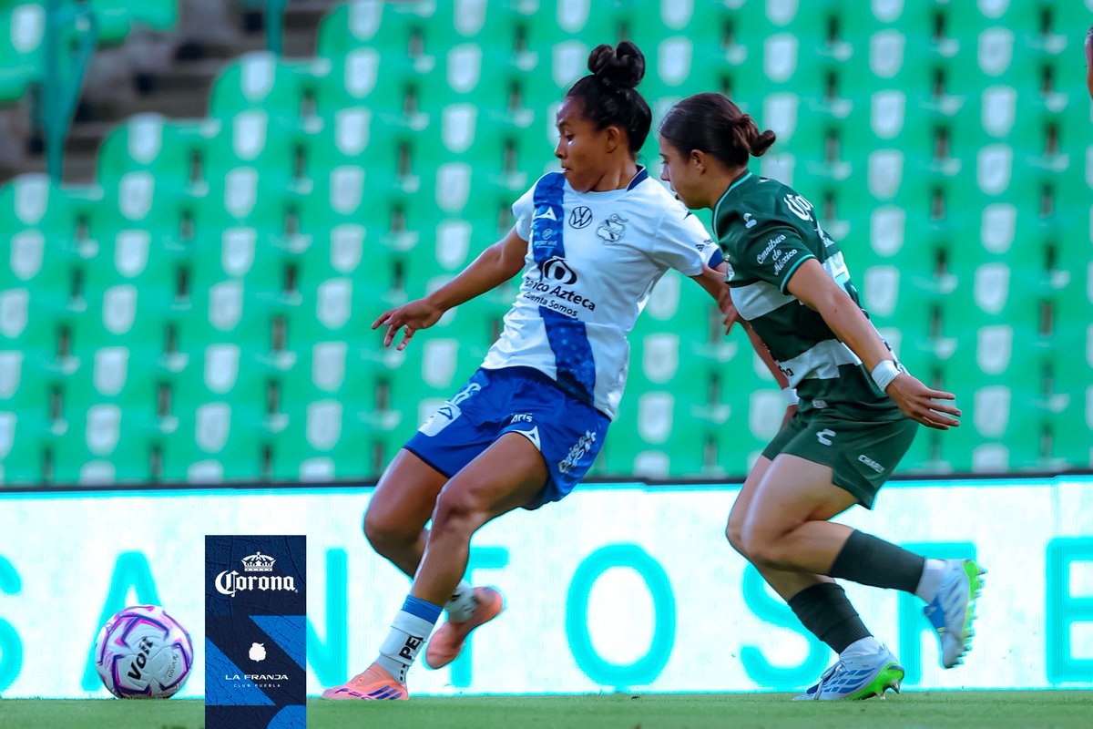 ClubPueblaFem's tweet photo. Volvemos a la cancha para pelear el partido en el Corona. ¡VAMOS ENFRANJADAS! 🔵🔥

#LaFranjaNosUne🎽 https://t.co/qwTTmIArVE