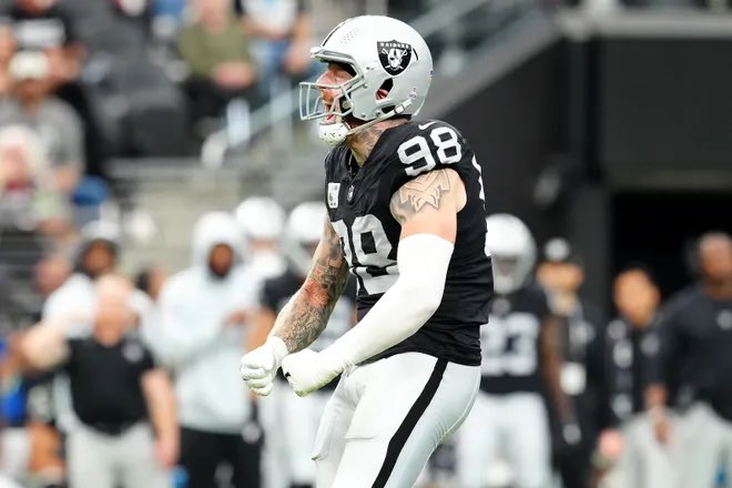 SleeperNFL's tweet photo. The Raiders defense ranks:

1st in Interceptions (4)
1st in Forced Fumbles (10)
1st in Fumble Recoveries (5)
4th in Sacks (10)

THE RAIDERS DEFENSE IS BACK 🏴‍☠️ https://t.co/4jmjg6d8Z0
