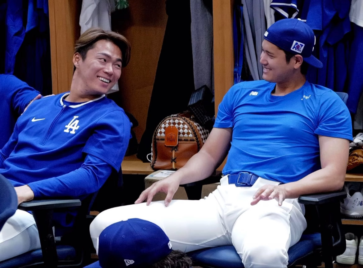 30R9gmaMUy3guDJ's tweet photo. 大谷翔平、山本由伸との対戦について
(非公開練習)

「実戦を養う意味でどちらにとっても有意義な時間だったかなと思いますし、数打席とって各球種を見て、対戦したのはかなり昔ですけど、印象もだいぶ違っていたかなと思います」
📷@Dodgers #ドジャース https://t.co/uelEJnImg3