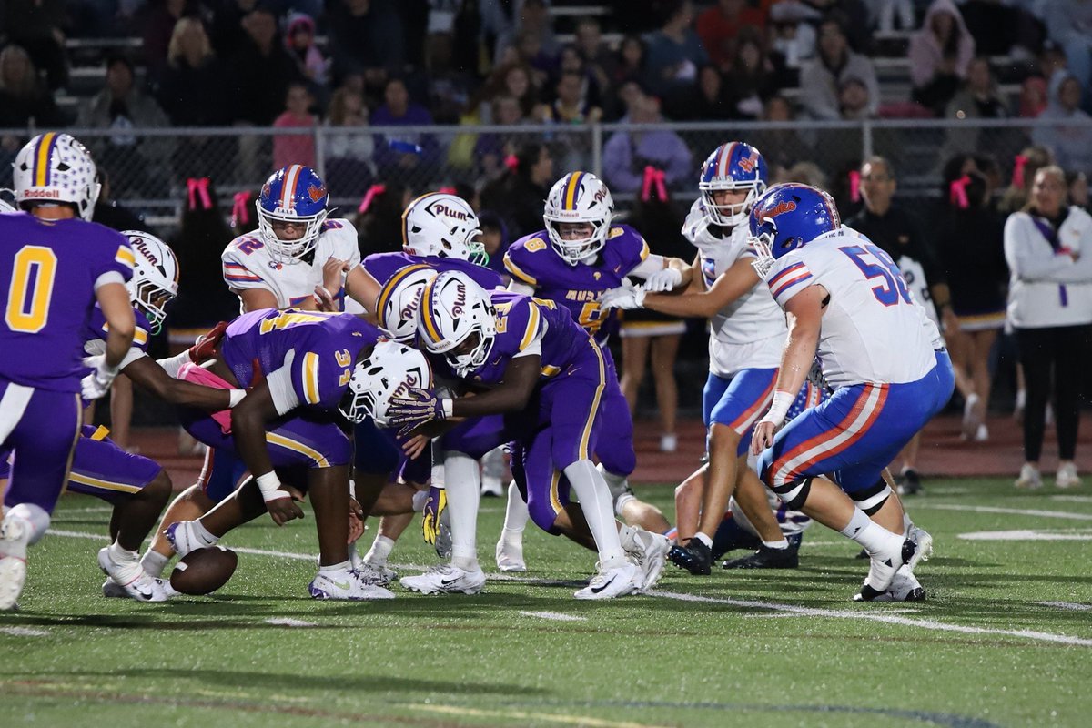 Sykotyk's tweet photo. Armstrong 17, Plum 0 - Half #36 @PaFootballNews @wpial7 @PFNBackyard @PlumAthletics https://t.co/LjxFxdNUNa
