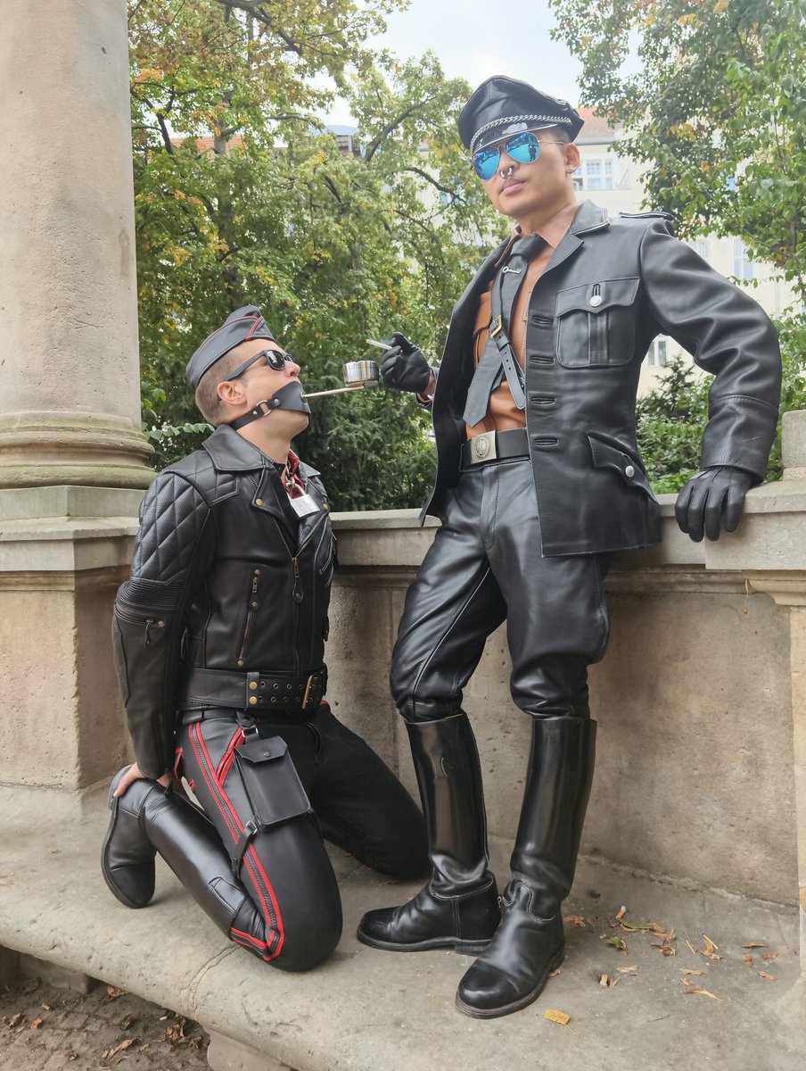 bootedray's tweet photo. What do you think of my #humanastray ?
#gayleathermaster #gaysmoker #gaysmokimg https://t.co/E6sSCwnJqS