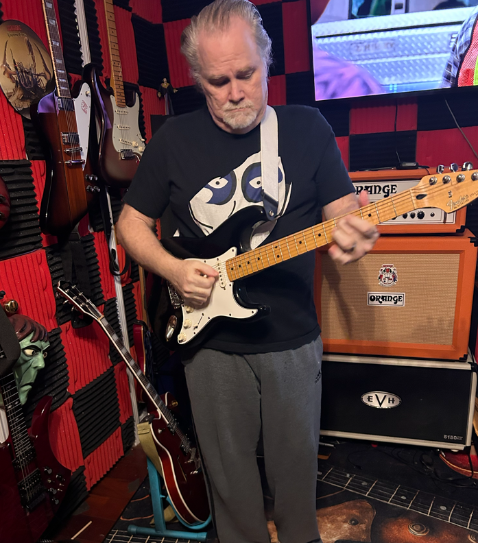 Guitarbizon's tweet photo. Straturday! https://t.co/WcntoaZCY8
