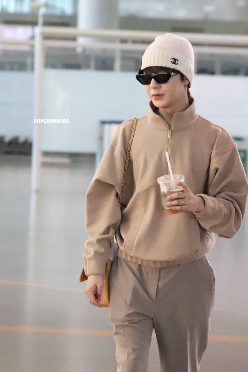 POPCORNBOBO323's tweet photo. 261003 NKG #RENJUN #런쥔 

🥤💦☕️ https://t.co/GrH2OOUADS