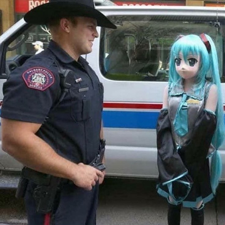 HatsuneMiku's tweet photo. The feds finally got her smh… #FreeMiku https://t.co/UxuZEl9AWS