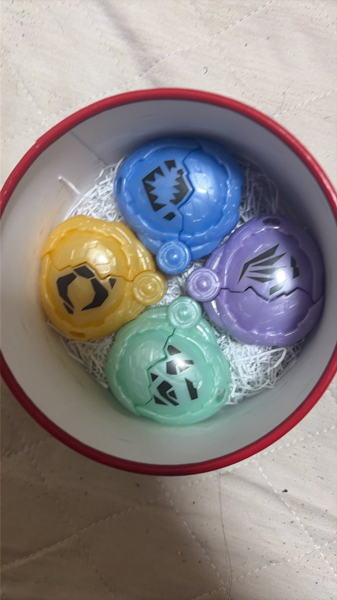 sowadbfh's tweet photo. @soma_erase4 同じようなこと、お菓子の箱でやってます(￣∇￣) https://t.co/13phq8Y71n