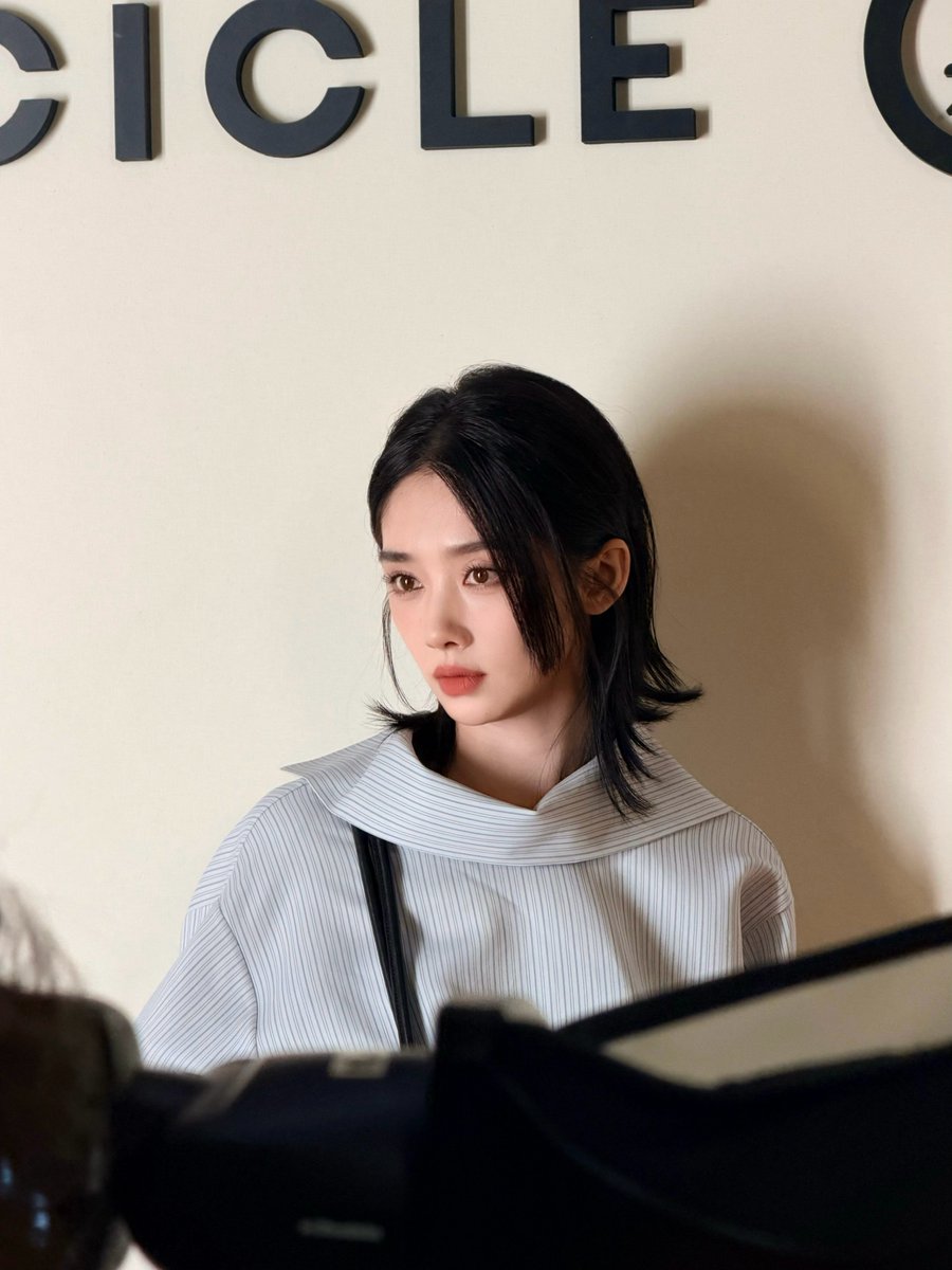 Sun_Mirae's tweet photo. 1002 WYL Studio update 

#WangYinglu #Yinglu
#ICICLESS27
#PFWSS27 https://t.co/5o8lLKcdCD