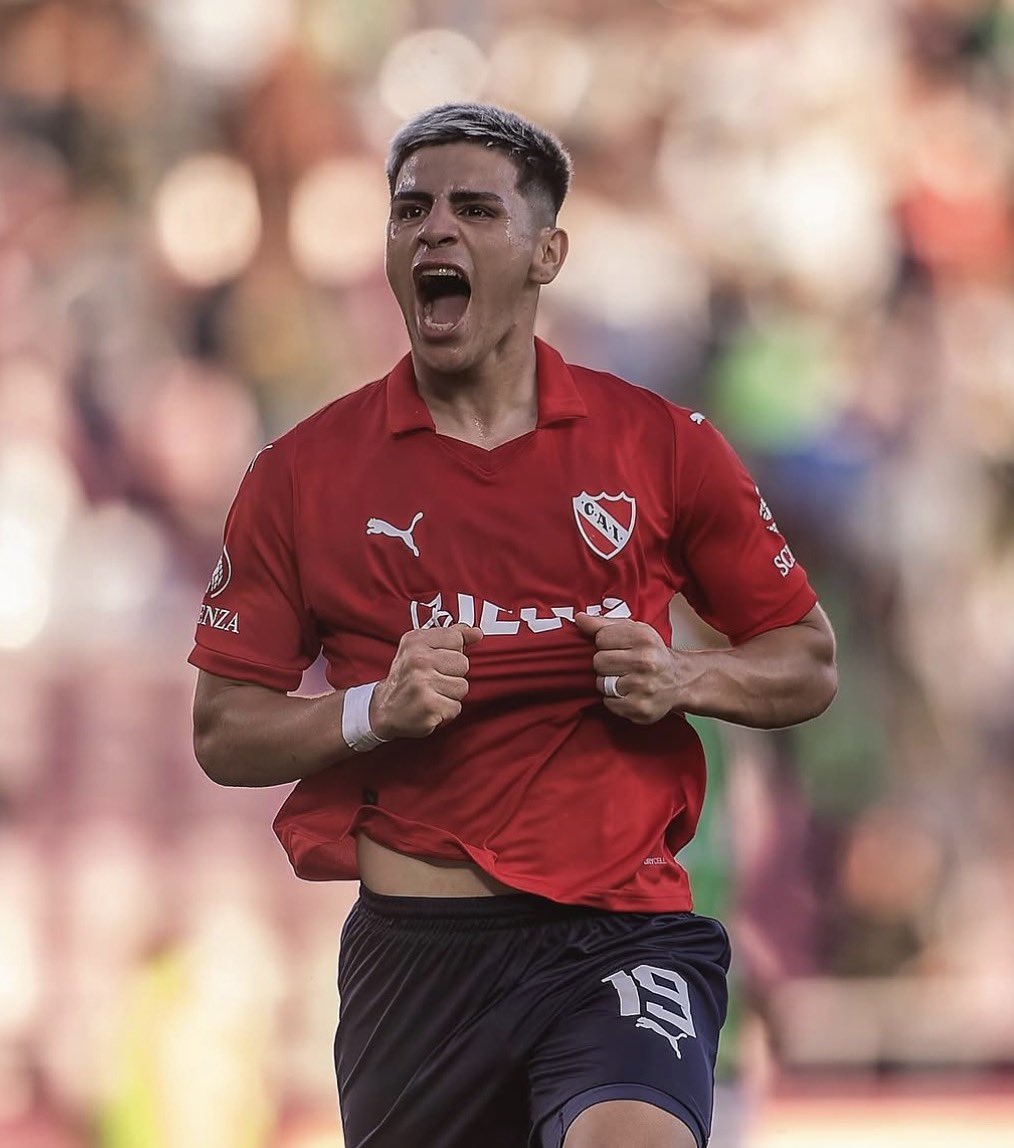 SangreGloriosa's tweet photo. NO SE QUE PORONGA BAILARAN EN NEGROS AIRES, PERO EN ESTA CIUDAD SE BAILA 4️⃣CUARTETO4️⃣ SALUDOS COLA FACIL @Independiente https://t.co/zSFZuXwfGV