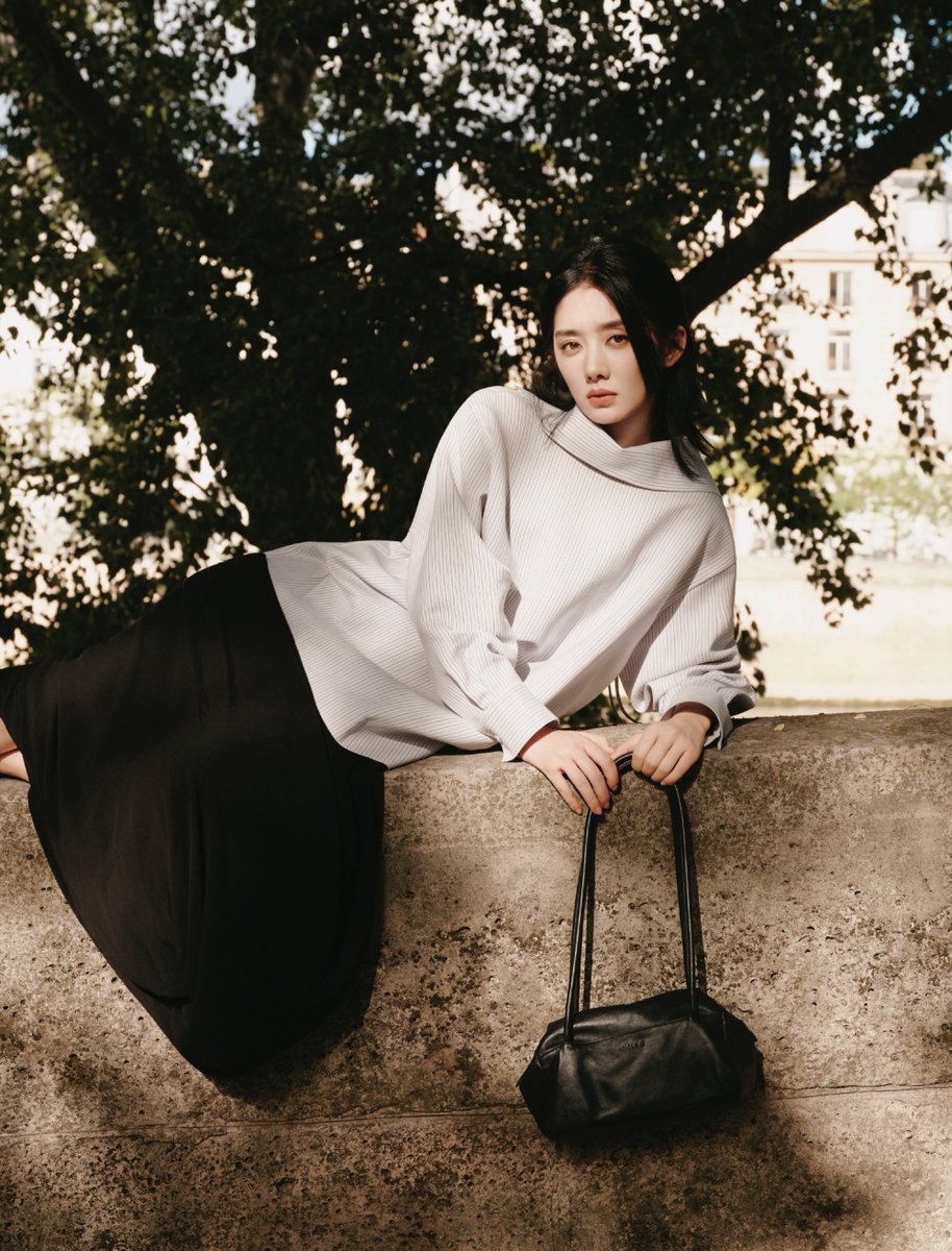 Sun_Mirae's tweet photo. #WangYinglu #Yinglu
#ICICLESS27
#PFWSS27 https://t.co/Rgskl3wluJ