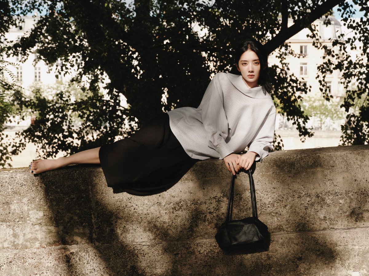 Sun_Mirae's tweet photo. #WangYinglu #Yinglu
#ICICLESS27
#PFWSS27 https://t.co/Rgskl3wluJ