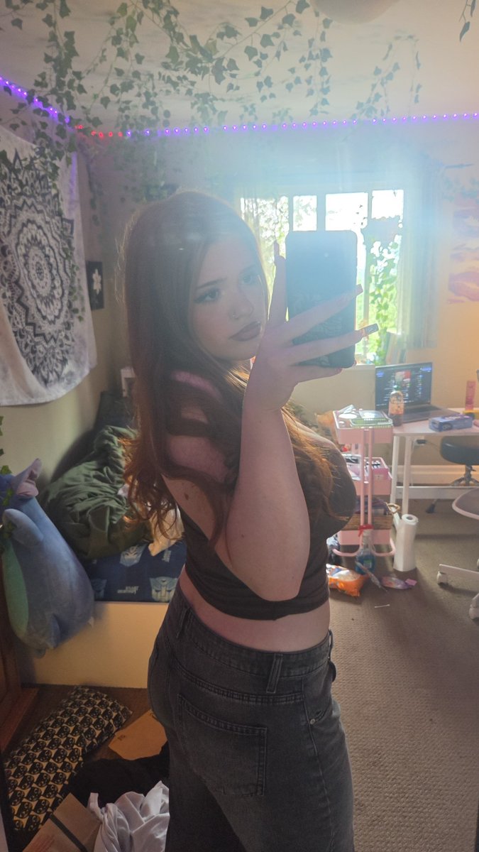 redhaired_mami's tweet photo. who wants it all off?? 🫣🤑
dm me for more https://t.co/HPsAZXF14l