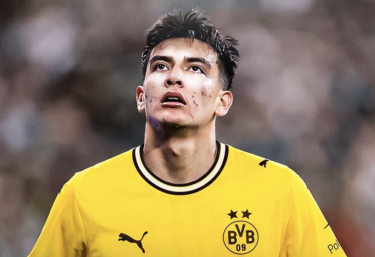 AllFutbolMX's tweet photo. 🚨🤯 Borussia Dortmund has also opened talks with Gilberto Mora’s agent, Rafaela Pimenta. 

This is definitely one of the best destinations in Europe for the 17-year-old Mexican. 🔥✍🏼 https://t.co/P8Kcf3nGC1