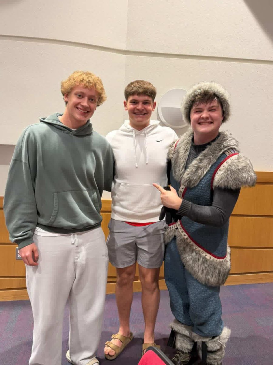 A_Schilling2028's tweet photo. Love support GHS theatre at Frozen!! J Wolf and Jackson did awesome! @GHSMustangsFB @coachrsmith12 @HunterGross_19 #STANGCOMP107 https://t.co/pcSt6LfcWf