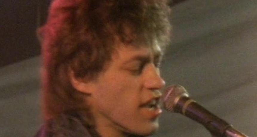 CasitaTerrock's tweet photo. 🎧🎶🙃 La rola del día!
A Hold of Me de la banda irlandesa #TheBoomtownRats!
Celebrando a su vocalista #BobGeldof! 🎉🎈 #HBD!
Tema que abre In the Long Grass, su sexto álbum estudio del año 1984.
▶️ https://t.co/sjkRa5hha4
https://t.co/AWFBINZGbw https://t.co/A481kvYyaH