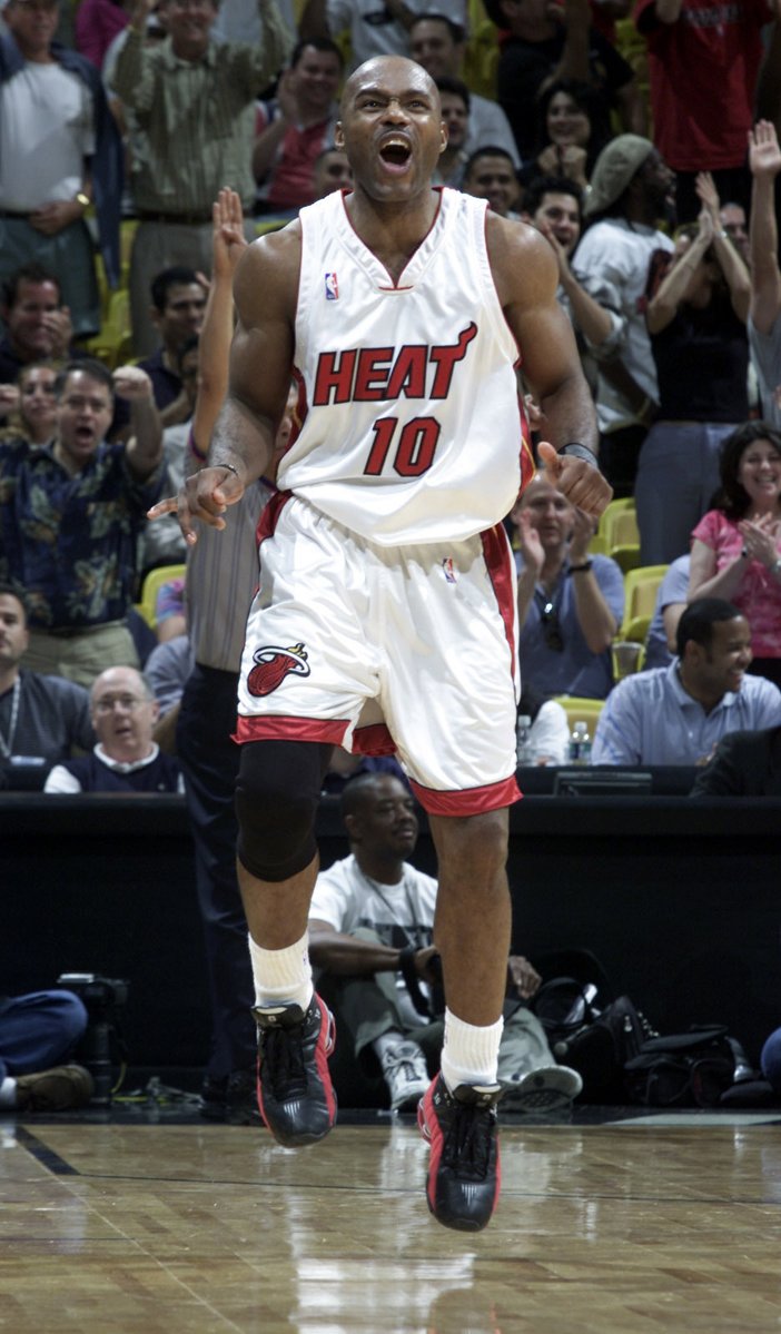 New year, new threads... but a familiar number for @​T_HardJR 🥲

Tim Hardaway Jr. reppin’ his father’s iconic @​MiamiHEAT No. 10! 
 [📷](https://pbs.twimg.com/