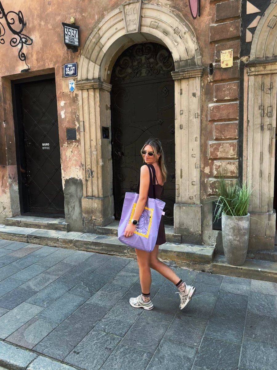 Highley_Tech's tweet photo. Photo by Francesca Haase on August 4, 2026. May feature a miniskirt, Piazza di Spagna, and text. https://t.co/8rhnWorgqN