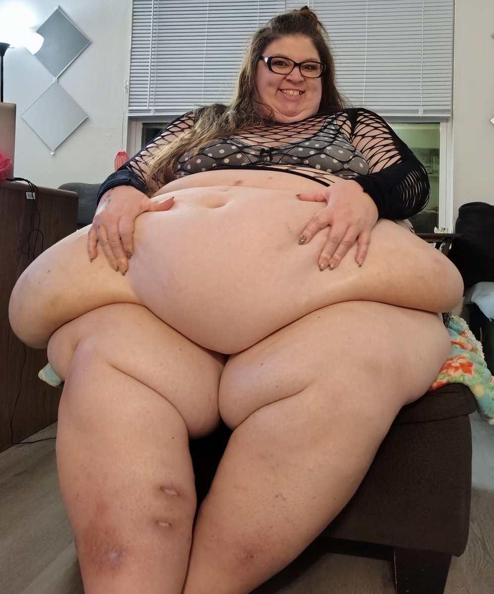 CurvyBethxx's tweet photo. Be honest... would you text me first? https://t.co/SkAxM4Icyx