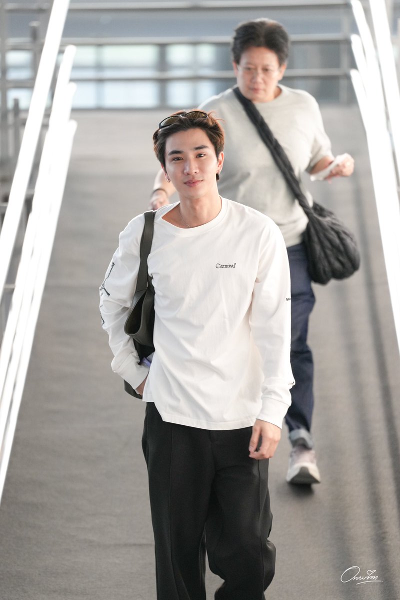 ornvim's tweet photo. Trip start!!!! 🥰 🖤

PERTH PAIAEW CHIANGMAI

#DrAllyinCNXwithPerth
#PerthTanapon #KDPPE https://t.co/Qx3ALqCbkN