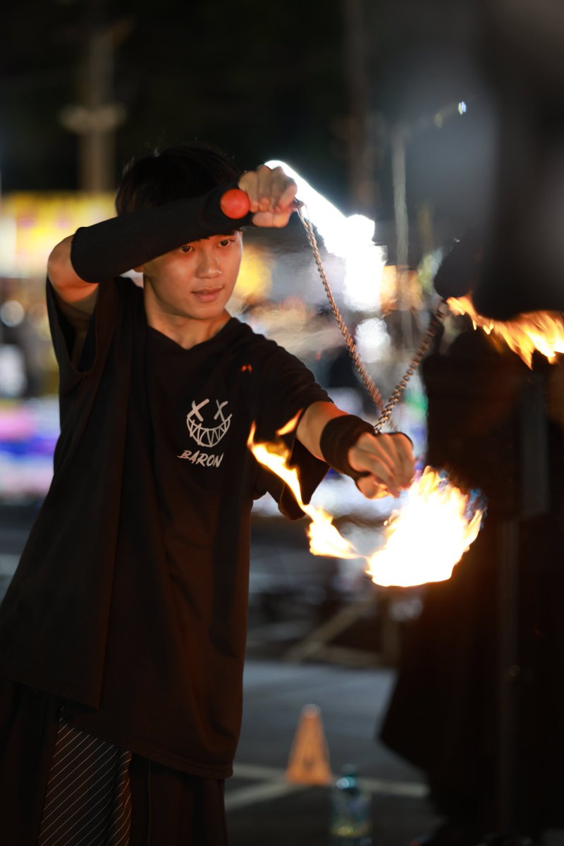 ChiHsuChen's tweet photo. 20261002 柔焰舞者簡廷祐 × 瘋焰表演工作室|台南大東東夜市
@firefrenzy_studio
@_ray.yyyyy
@lynnlan0.0
@cheng_n14
@kirin_501
@boss1999_0621
#canonr6markiii #firedance #火舞 #瘋焰工作室 #柔焰舞者簡廷祐softflame https://t.co/WCBAodJwMD