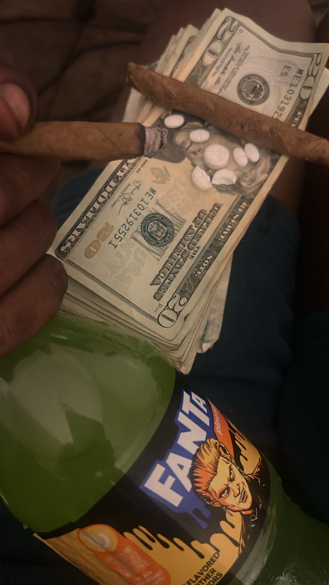 dontjudge448's tweet photo. Percs and Drank Fights 🥊 the only time I get beat @Co3aob 💚 https://t.co/ECWX2vMn0g