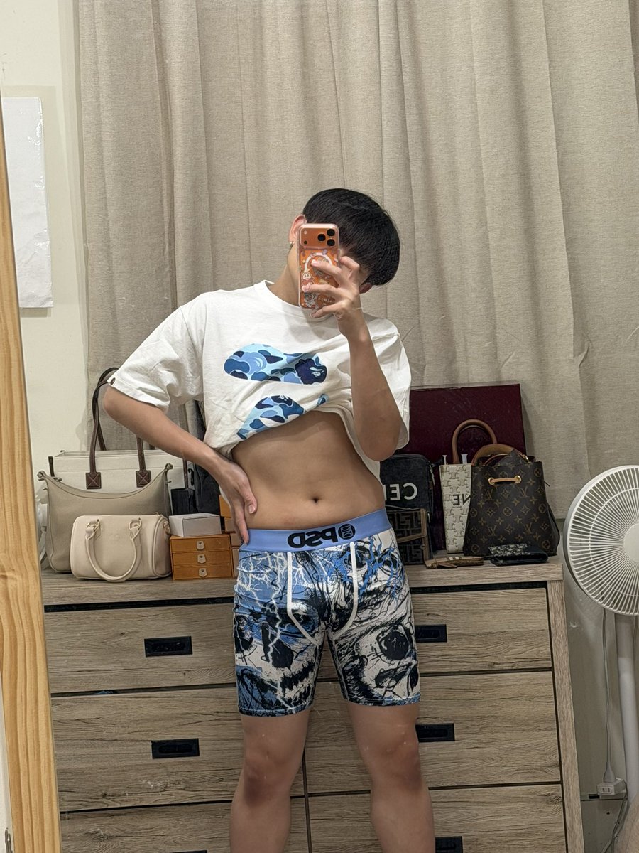 Wei121591's tweet photo. 😮‍💨2027一定會瘦下來的 https://t.co/NfwGCZfExA