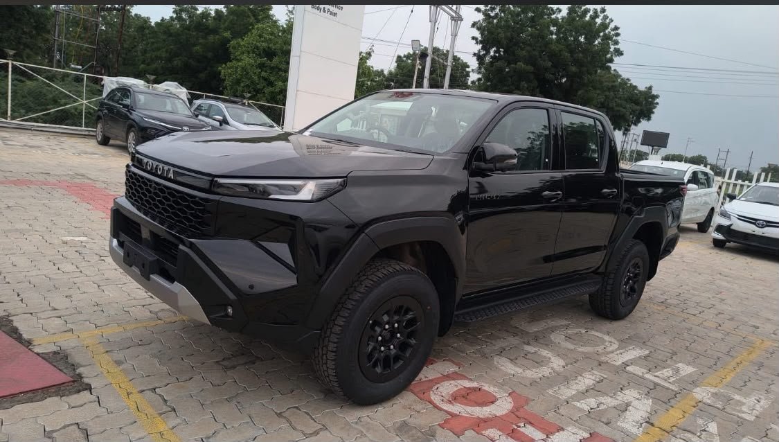 softcarsng's tweet photo. ❄️TOYOTA HILUX SRS 2027
BRAND NEW [026 Custom Import Duty ] wireless Charger-BSM and Many modern Features 
📍Lagos  🏷️ 79.5m

☎️ Call or Chat 08025664257

 Join Our Exclusive Sales on WHATSAPP CHANNEL NOW
https://t.co/tUAjrL1Con

Telegram Channel
https://t.co/xTnnXcsXuB https://t.co/fu0RmcwzlQ