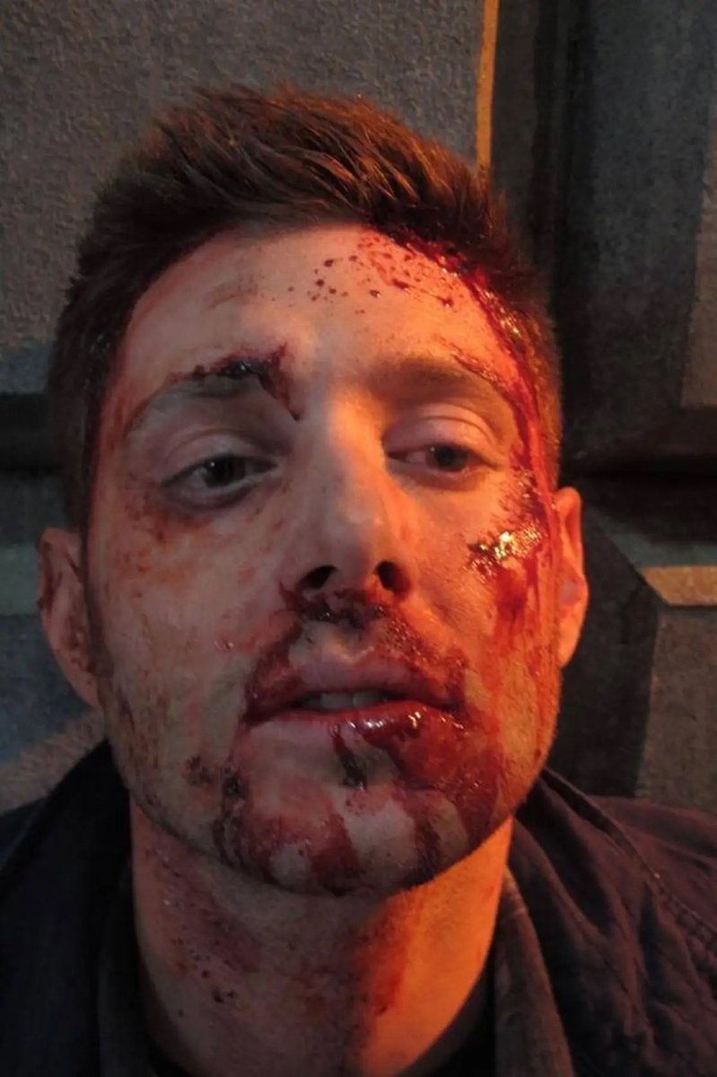 deanphilia's tweet photo. they should’ve made him bloodier more often https://t.co/n83vZg7yfL