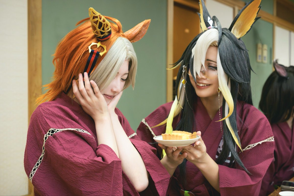 zuzu3suzu's tweet photo. コスプレ　ウマ娘
オルフェーヴル　×　ドリームジャーニー
￣　￣　￣ 　￣　￣　￣　￣ 　￣
ふふ…タルトがお気に召したようだね☺️
まだまだたくさんあるからね☺️
＿　＿　＿　＿　＿　＿　＿　＿
#0920秋雨ゆこま旅館 
Photo ダリ様@dali_cameko https://t.co/K1mDMiLXM9
