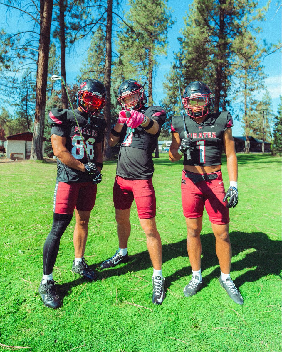 WhitworthFB's tweet photo. Week 4! Black and Crimson at Home ⚫️🔴❗️ https://t.co/CoqklsEEDl