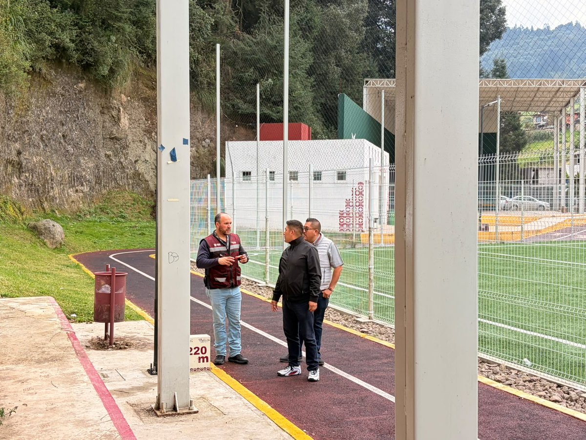 ContraloriaGEM's tweet photo. Por instrucción de la Gobernadora @delfinagomeza de vigilar las obras con transparencia, en la Contraloría del @Edomex, el OIC en la @SEDUIGobEdomex verificó la rehabilitación integral del deportivo Canalejas, en Isidro Fabela.

#ElPoderDeServir https://t.co/sidgU5VDQg