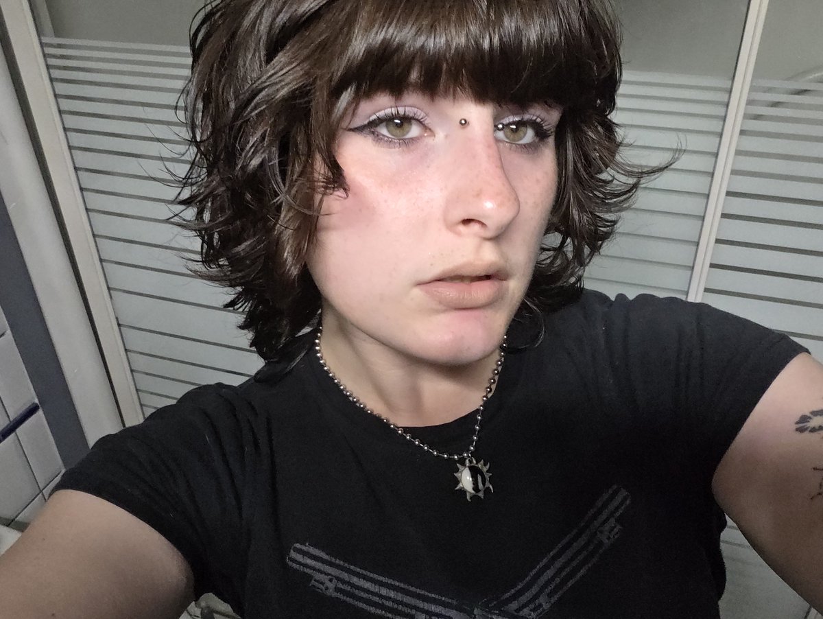 c1garetteangel's tweet photo. wearing makeup for the first time in like a month everybody cheer https://t.co/zOCbMsHThr