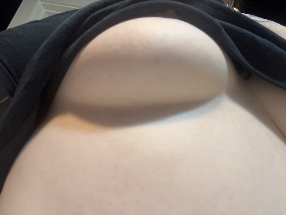 Gingerfox2115's tweet photo. Should be working, instead you degens are making me too horny https://t.co/dywuNFFiIv