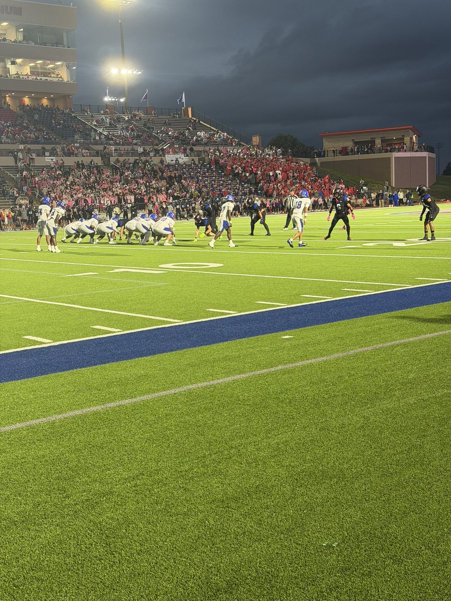RichieCrews1's tweet photo. Friday Night Lights!! Out recruiting future Giants. Temple Hs Vs Midway Hs. Thank you Midway for having us. Awesome atmosphere. @KeystoneFTBL https://t.co/aHnd9S0TO1