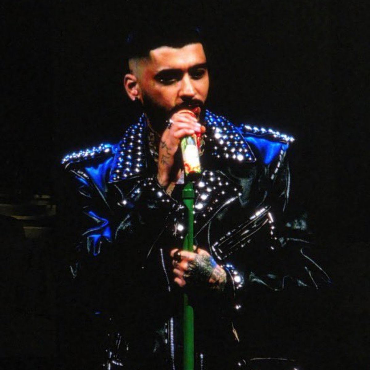 acessozayn's tweet photo. "Vou tocar um pouco no assunto política. Eu vi muita merda na Internet e acho que nenhuma vida seja insignificante, então liberdade para todos!" – Zayn https://t.co/YHYRv9cj0B