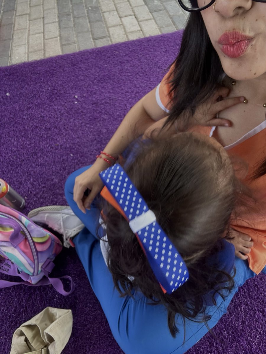 Jelhipp's tweet photo. sentirse amada por un montón de niños chiquitos es lo más lindo que me pasó en la vidaaaaa 💗💗💗💗💗💗💗💗 https://t.co/JvfW7NLc8n