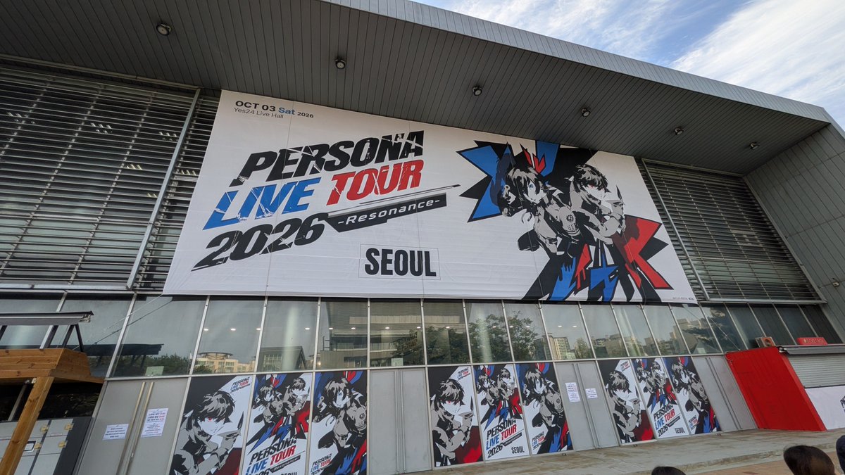 ATLUS_Gamemusic's tweet photo. PERSONA LIVE TOUR 2026 -Resonance- は日本を飛び出し海外へ✈本日は韓国公演！

会場外の装飾がすごいです。韓国の皆さん、盛り上がっていきましょう♪

#p30th #ペルライ #PLT2026 #ペルソナライブ https://t.co/TdBUPzzhZ2