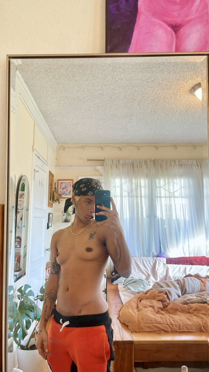 Papi2fr's tweet photo. Pocket sized papa 🍰 https://t.co/ts9aoY0pJx