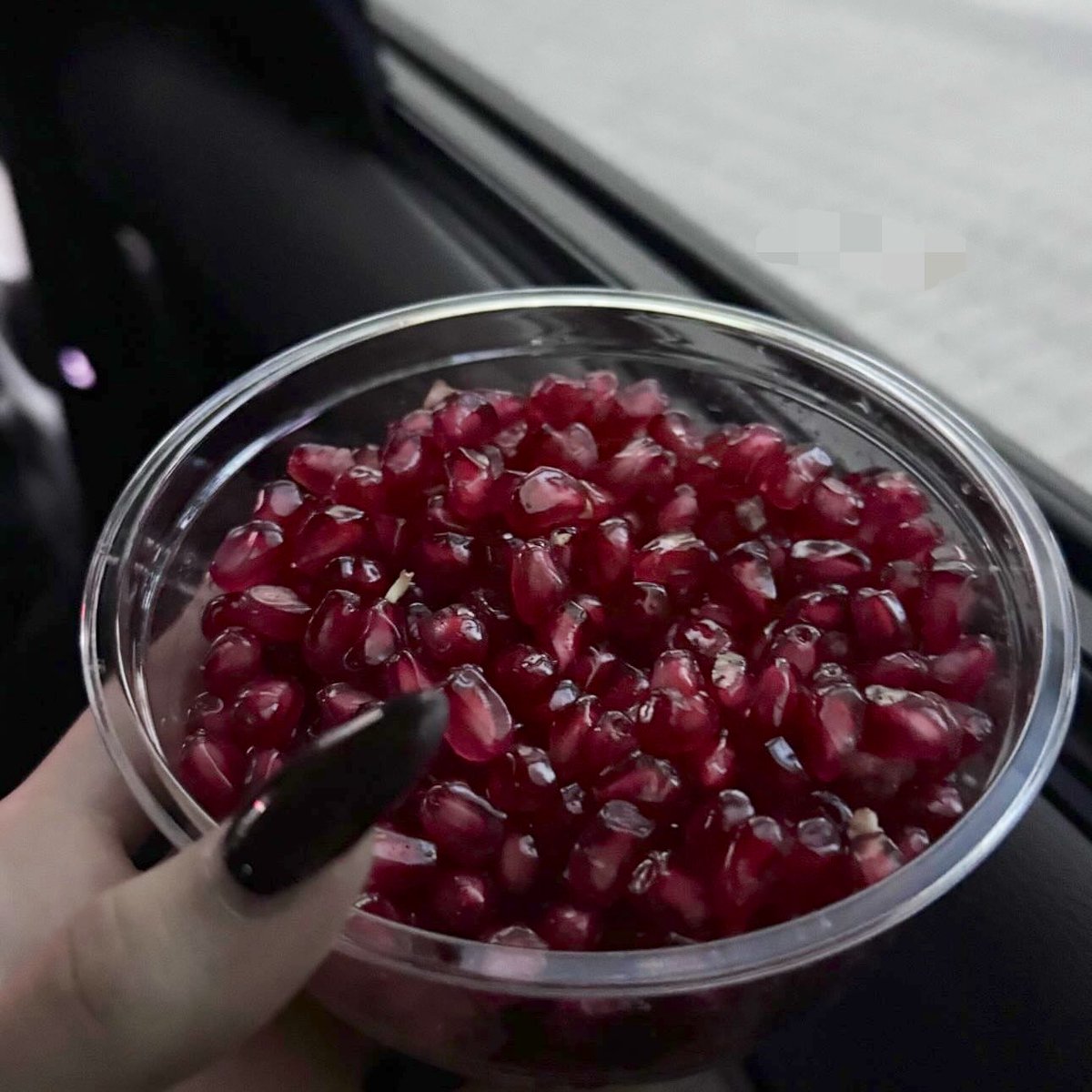 noctivelles's tweet photo. This one tastes best but I won’t recommend you eat this kind. I have the immunity, but you don’t. https://t.co/L5raANkiVb