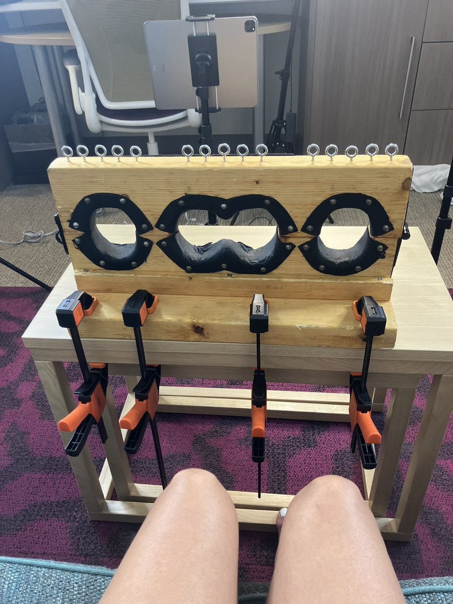 tootsiesoles444's tweet photo. Shoot is underway 😋 @feet_flashy https://t.co/lA2C7Dnokb